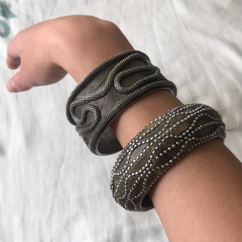 Akira bangles set